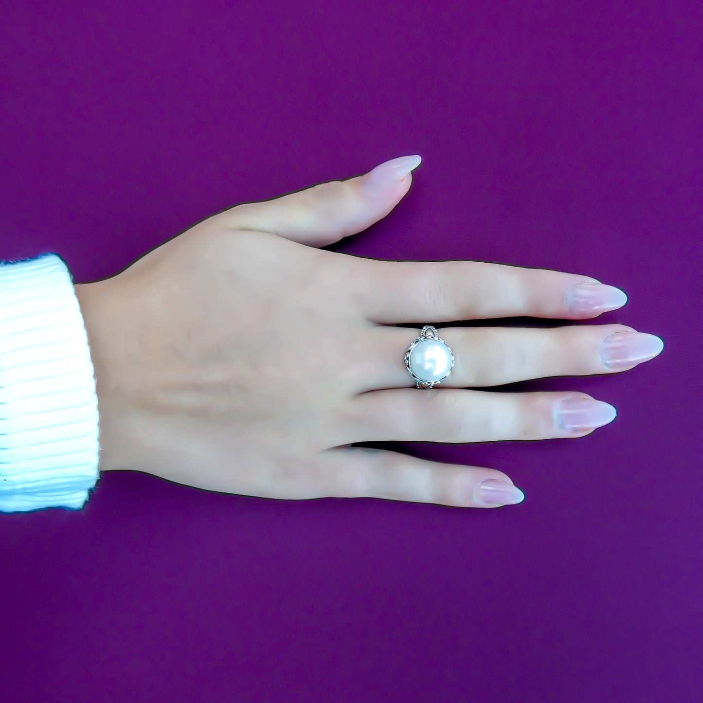 Sterling silver and pearl ring.