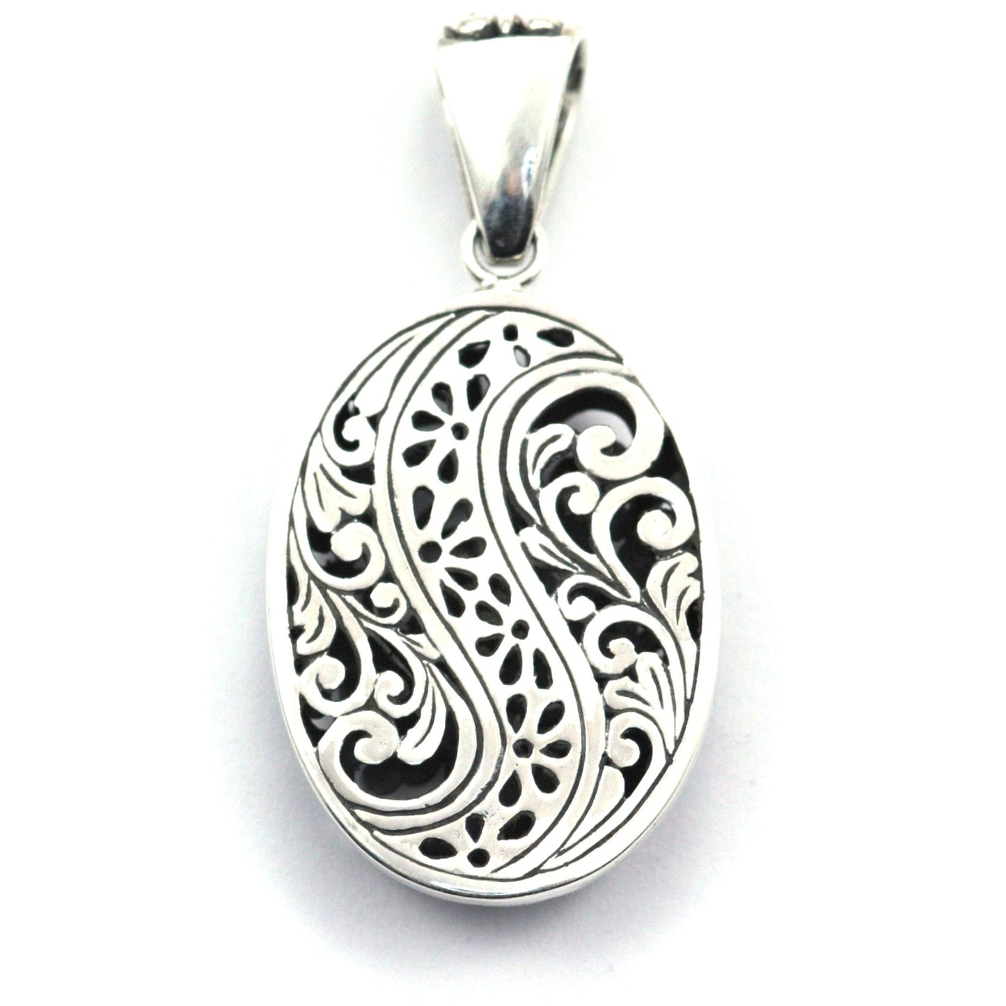 Back of sterling silver pendant.