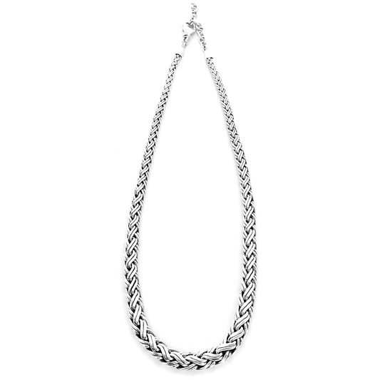 Sterling silver graduated wheat chain necklace.